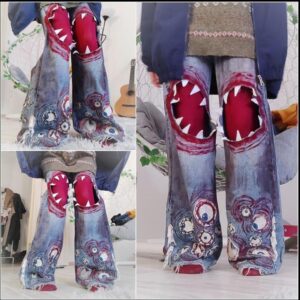 a pair of photos of a pair of skis