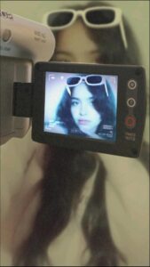 a tv with a picture of a cat on it